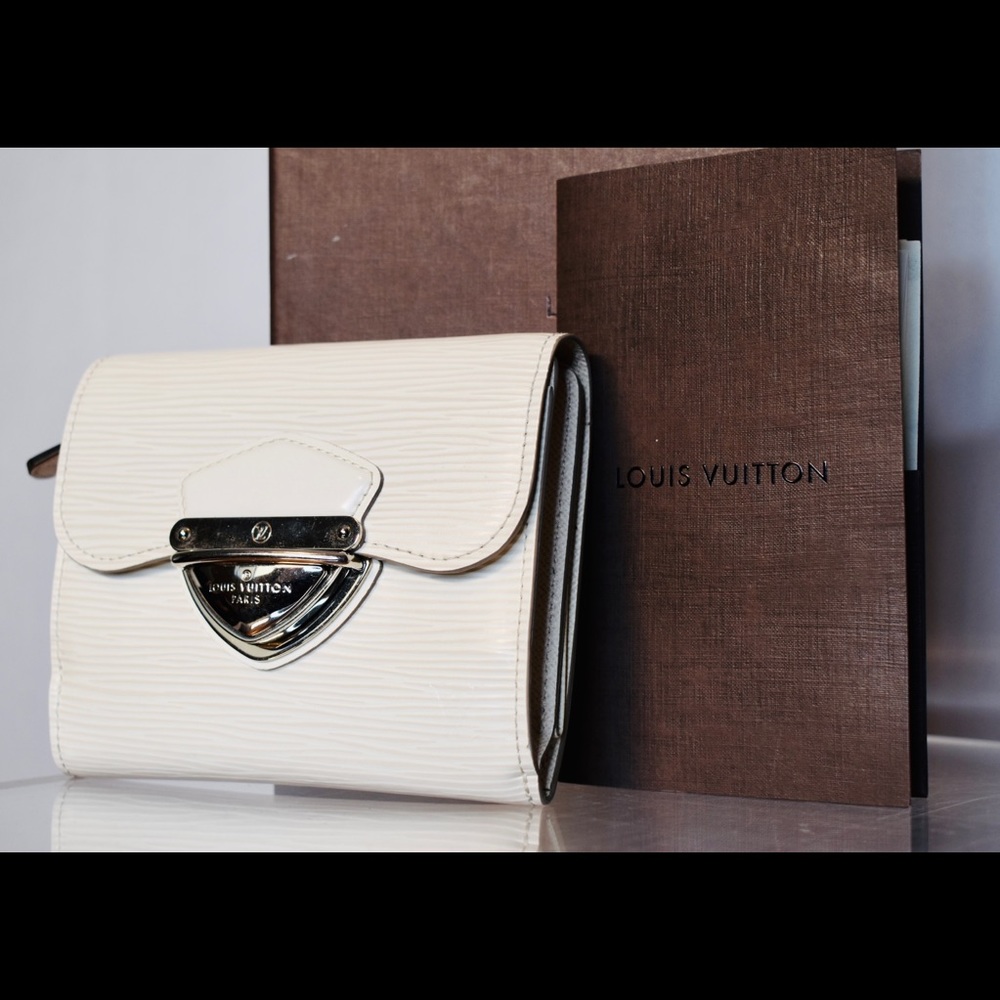 Louis Vuitton Sarah Wallet